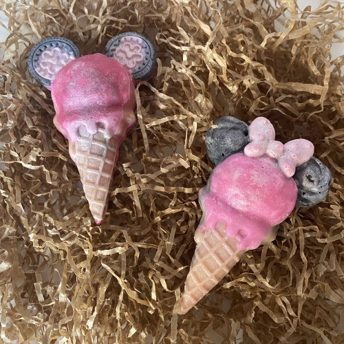 Mickey and Minnie Cones 2 und